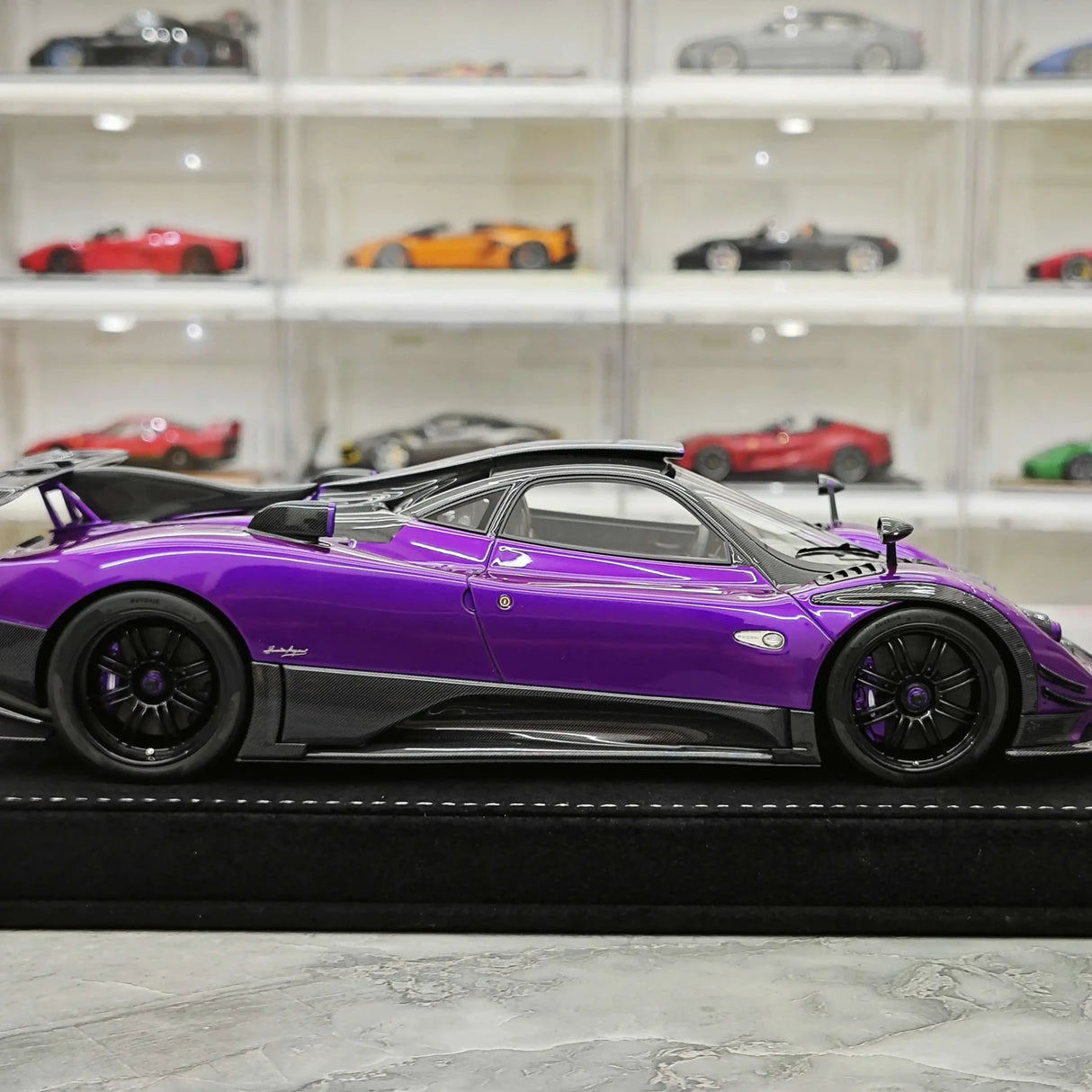 Henson & Heaven Pagani 2016 Zonda 760 Roadster Purple 1:18 – Resina da collezione in resina