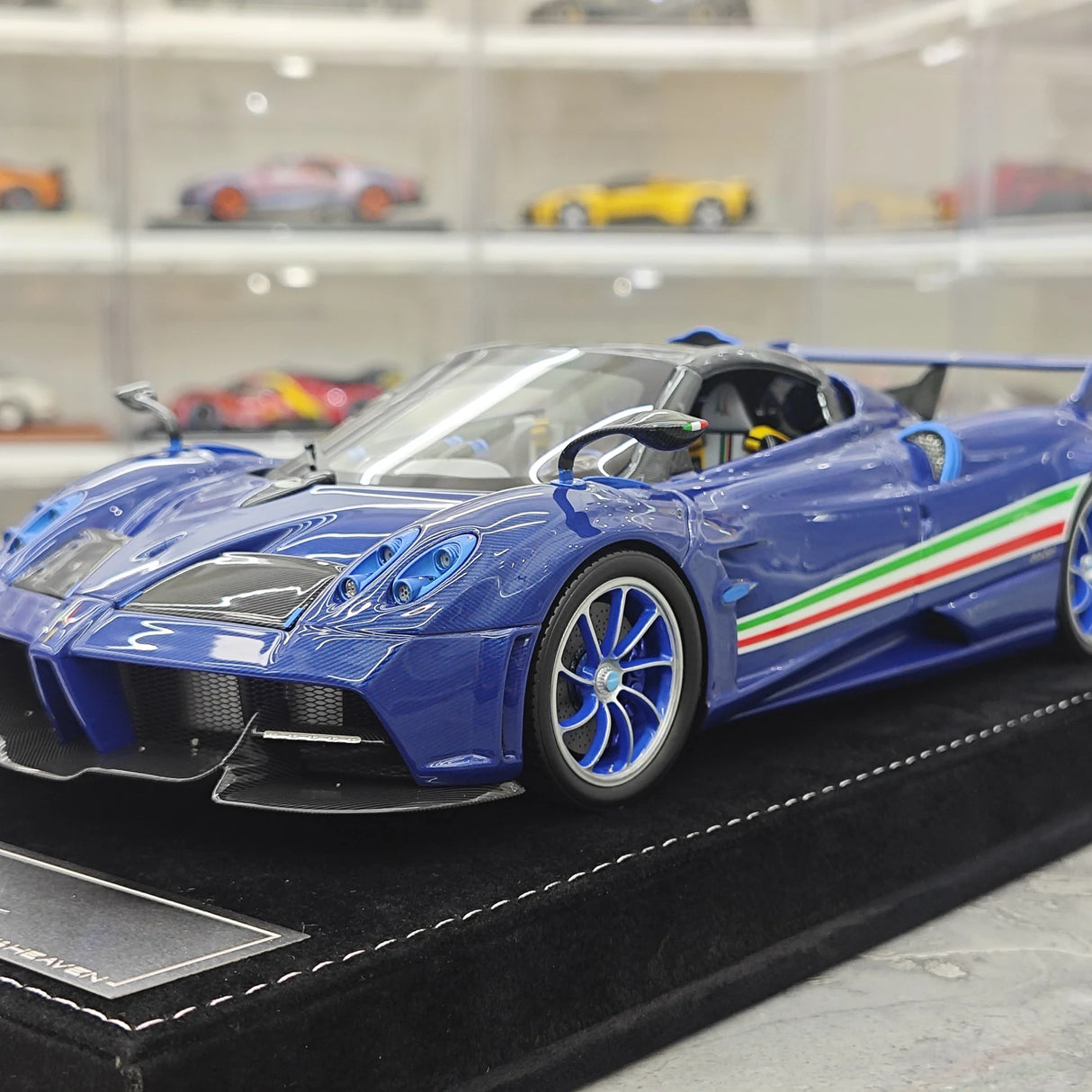 Henson & Heaven Pagani 2021 Huayra R Blue Gold Carbon 1:18 – Resina modelo de resina coleccionable