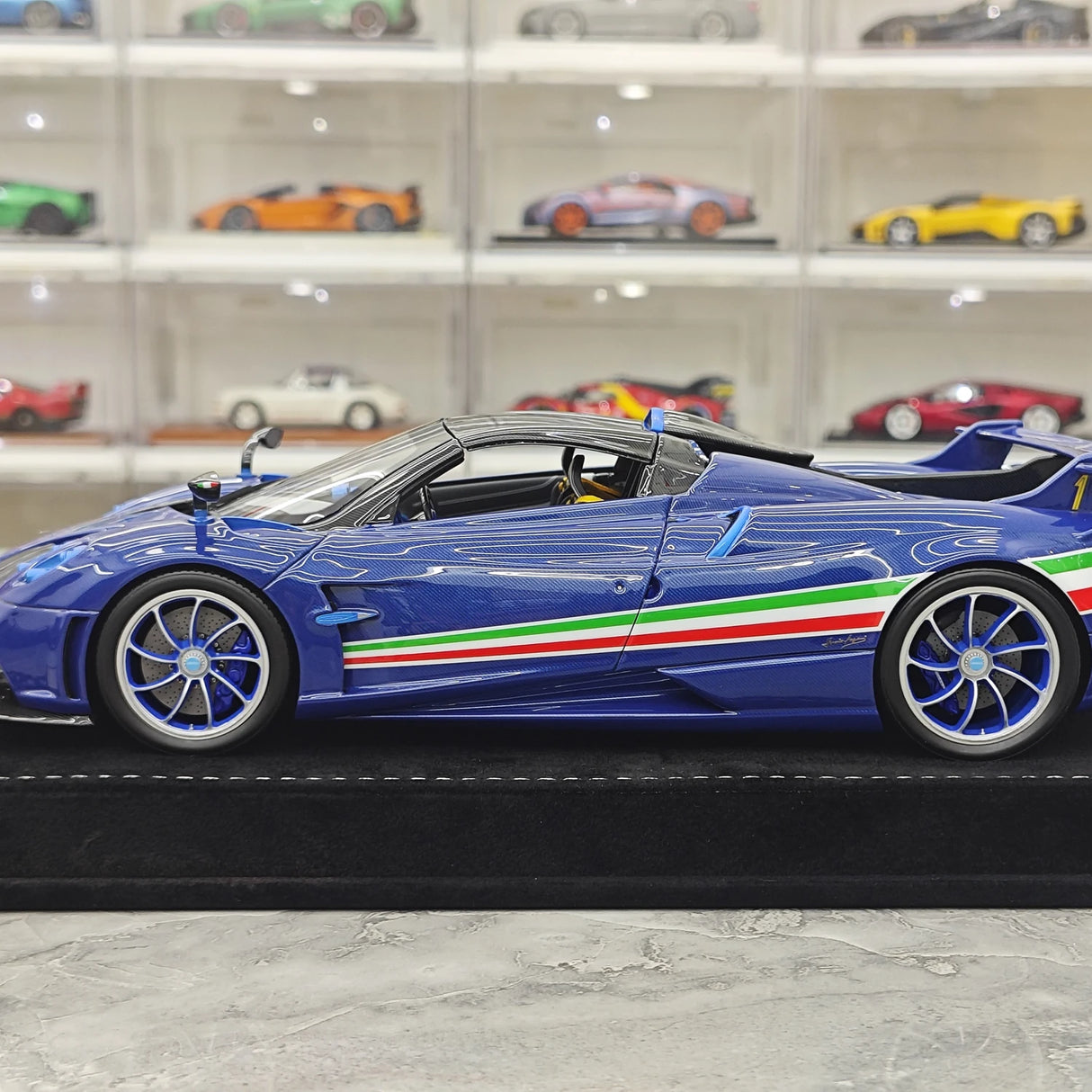 Henson & Heaven Pagani 2021 Huayra R Blue Gold Carbon 1:18 – Resina modelo de resina coleccionable