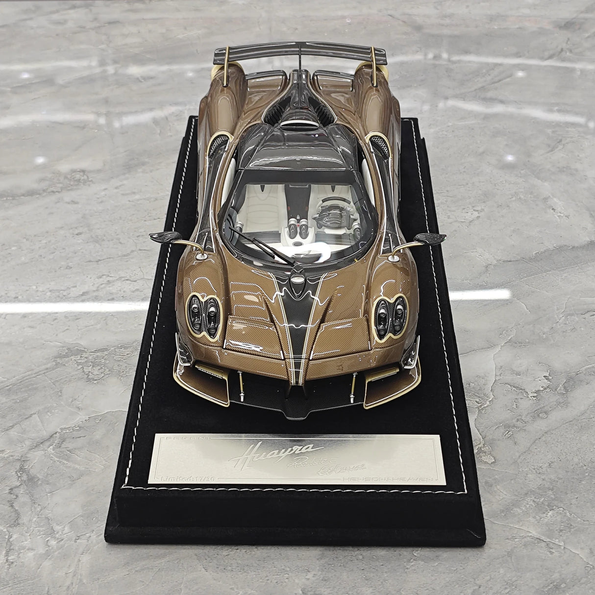 Henson & Heaven Pagani 2021 Huayra R Brown 1:18 – نموذج راتنج قابل للجمع