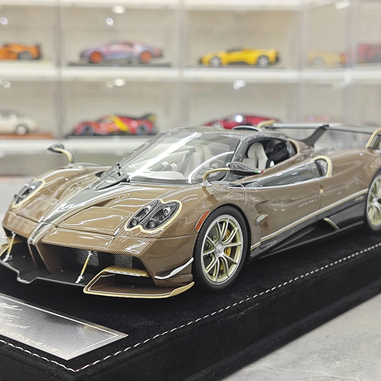 Henson & Heaven Pagani 2021 Huayra R Brown 1:18 – نموذج راتنج قابل للجمع