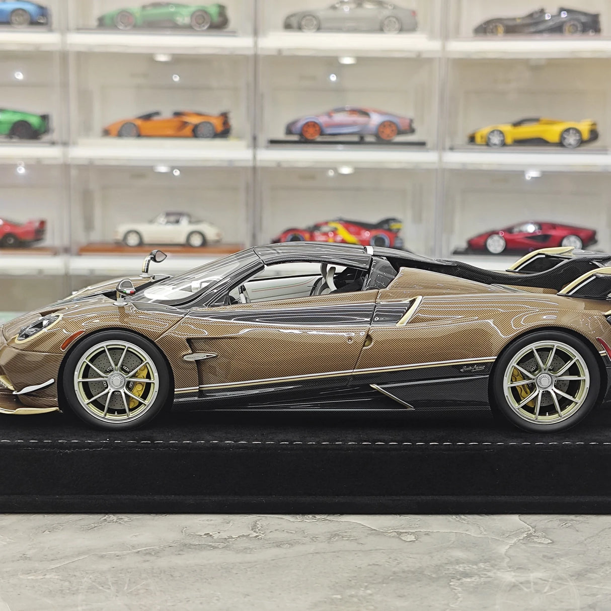 Henson & Heaven Pagani 2021 Huayra R Brown 1:18 – نموذج راتنج قابل للجمع