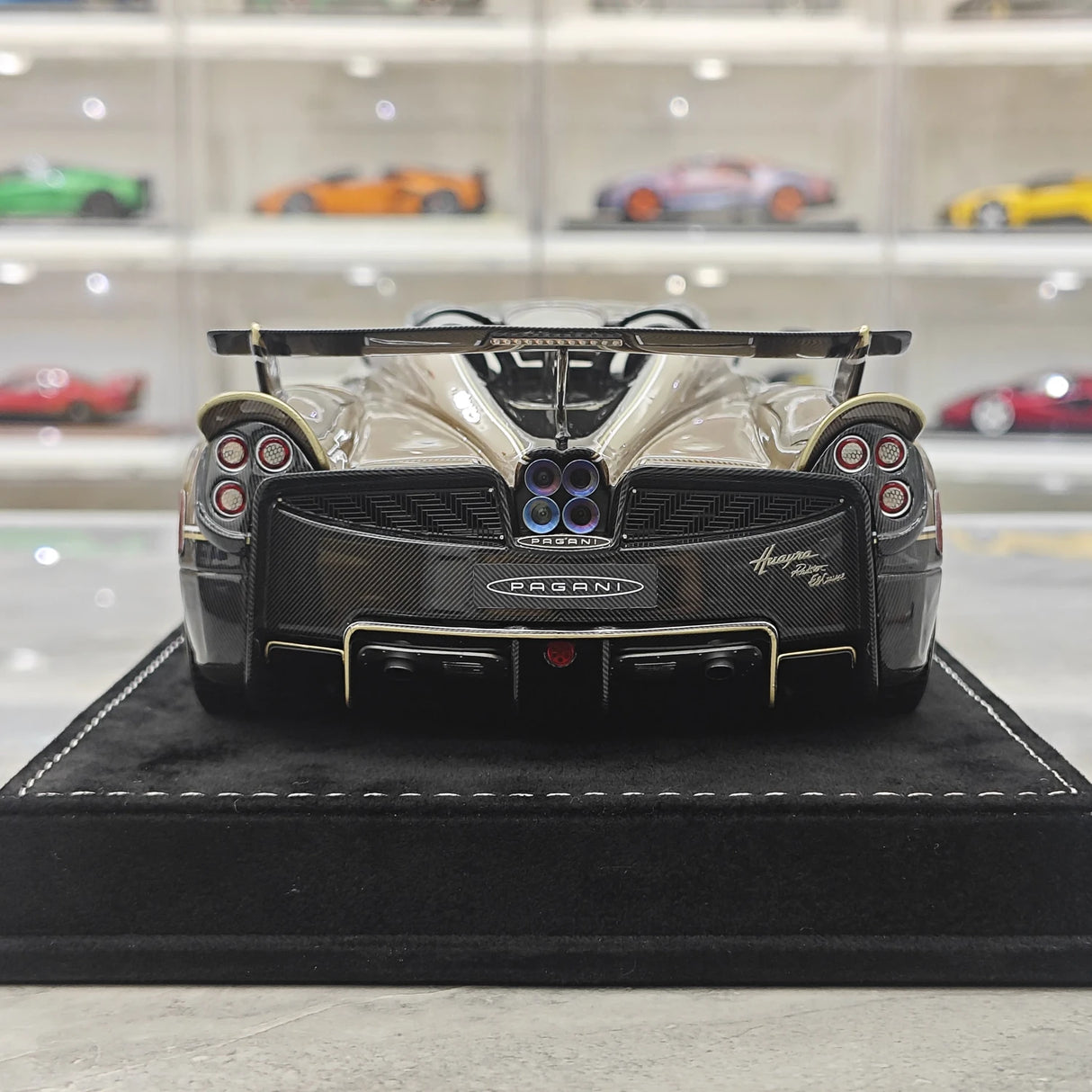 Henson & Heaven Pagani 2021 Huayra R Brown 1:18 – نموذج راتنج قابل للجمع