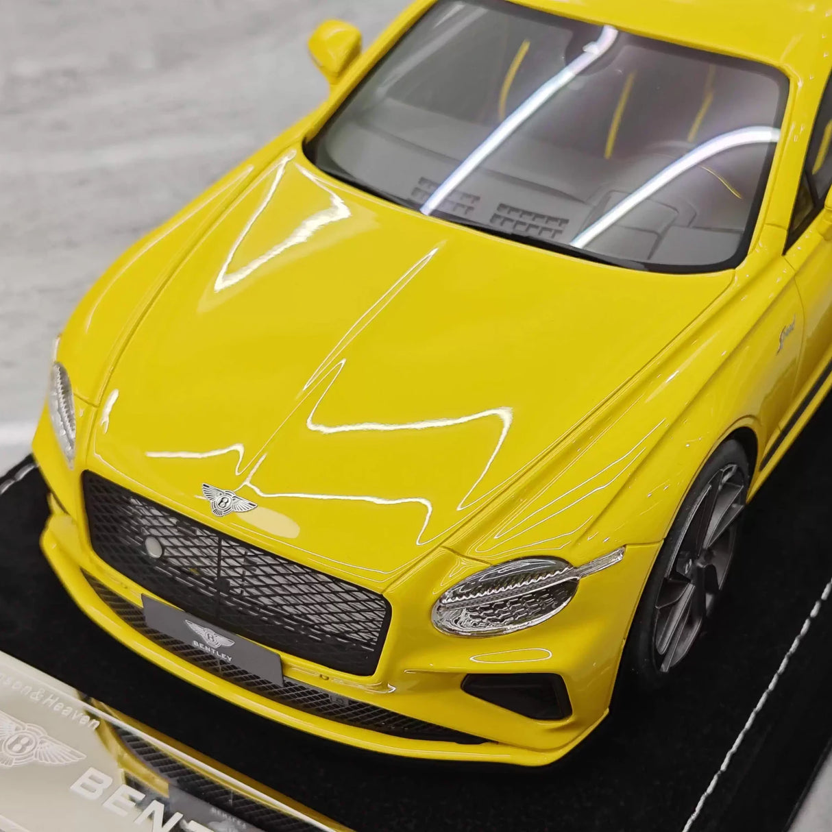 Henson & Heaven Bentley 2025 Continental GT Speed Yellow 1:18 – kolekcjonerski model żywicy