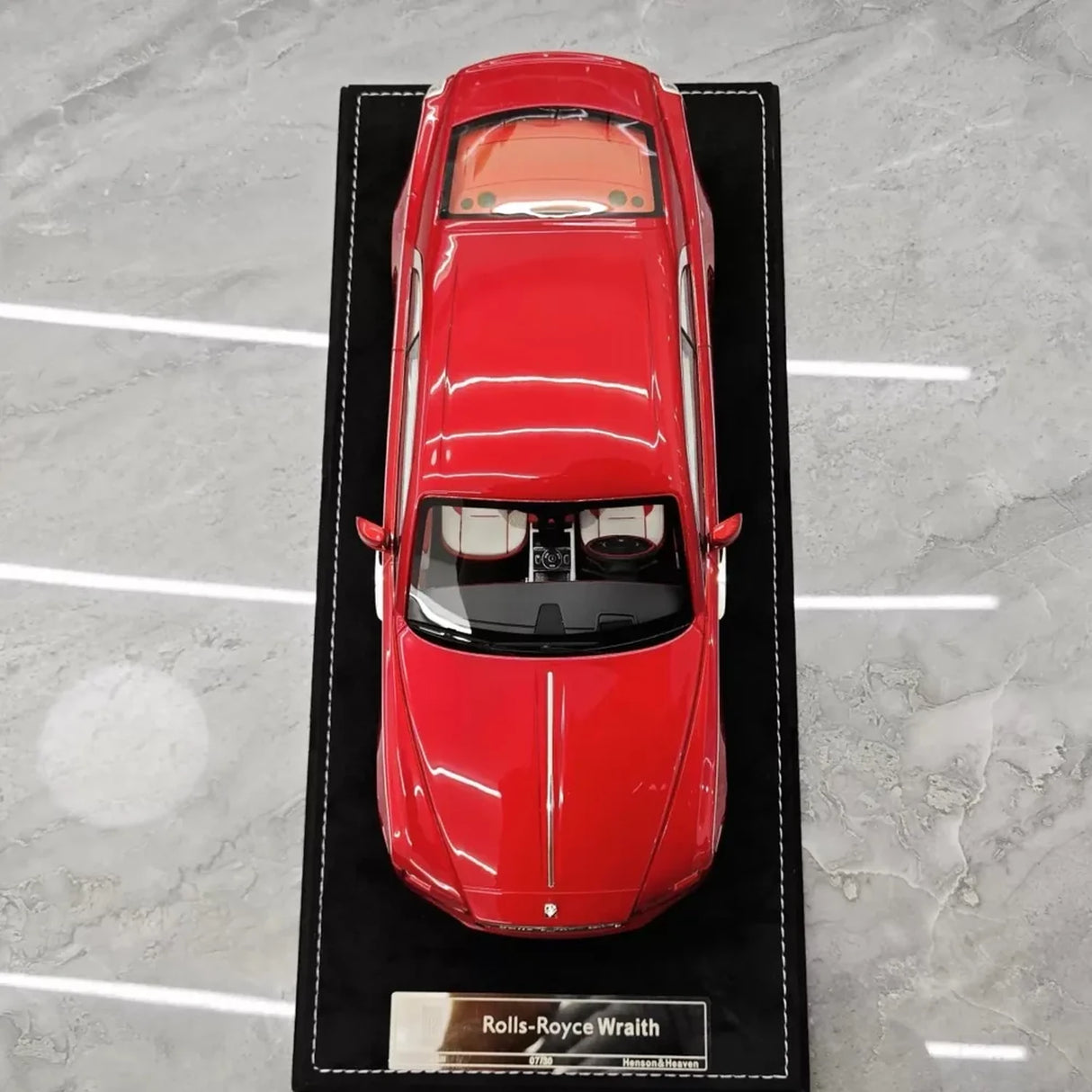 Henson & Heaven Rolls-Royce 2013 Wraith Red 1:18 – kolekcjonerski model żywicy