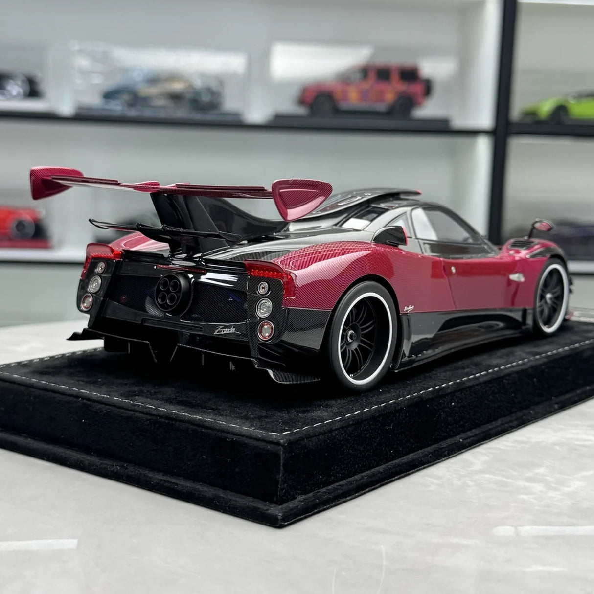 Henson & Heaven Pagani 2012 Zonda 760 RS Carbon Pink 1:18 – Resina de Modelo de Resina de Colección