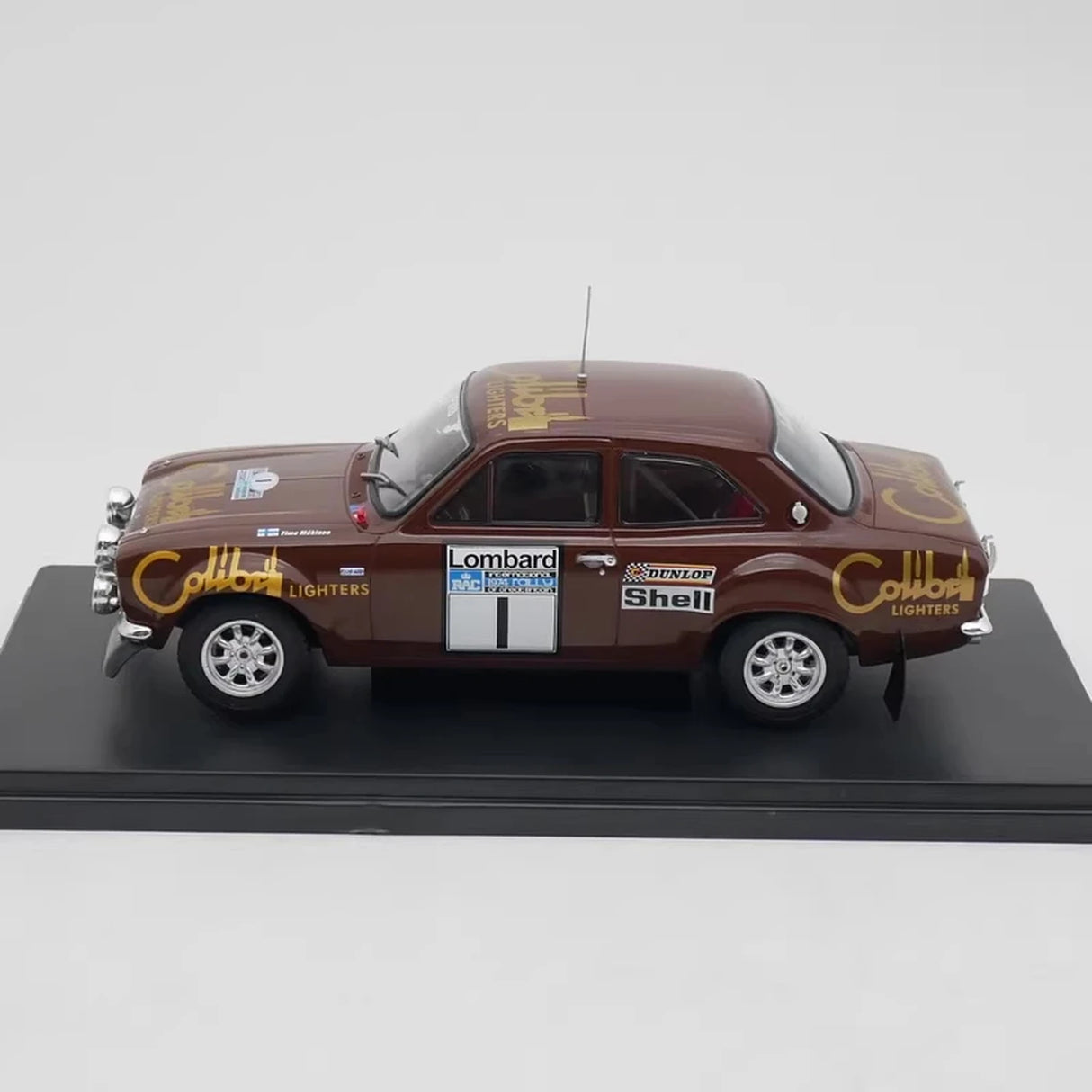 فورد 1974 إسكورت RS 1600 MKI الفائز لومبارد RAC رالي #1 1:24 نموذج مقتنى من صنع IXO - العرض 5