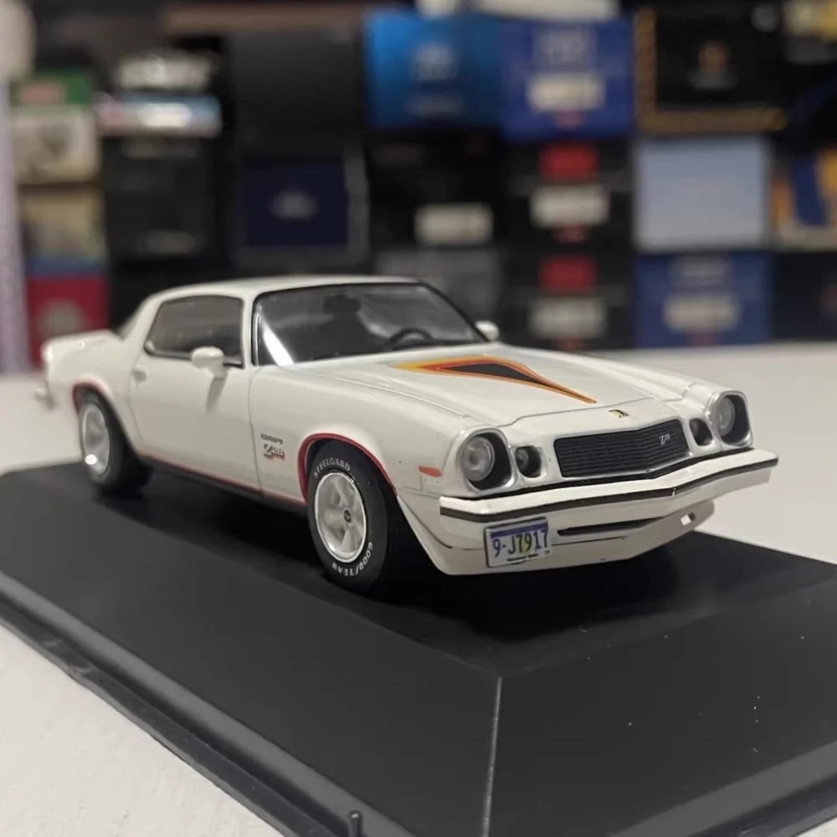 IXO Chevrolet 1977 Camaro Z28 White 1:43 – Collectible Diecast Model Die-Cast