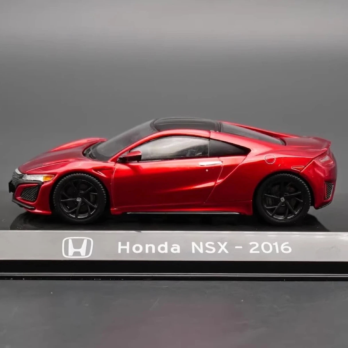 IXO Honda 2016 NSX Red 1:43 – Collectible Diecast Model Die-Cast