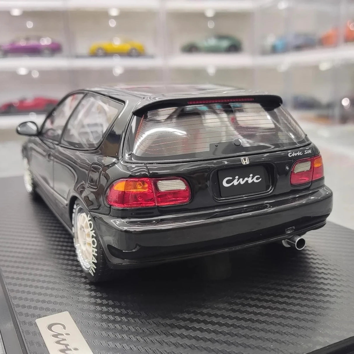 Ignition Honda 1992 Civic EG6 Black 1:18 – kolekcjonerska żywica modelowa