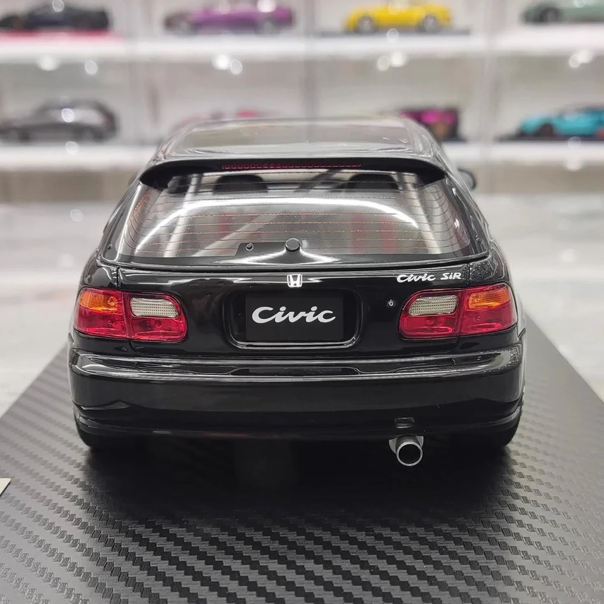 Ignition Honda 1992 Civic EG6 Black 1:18 – kolekcjonerska żywica modelowa
