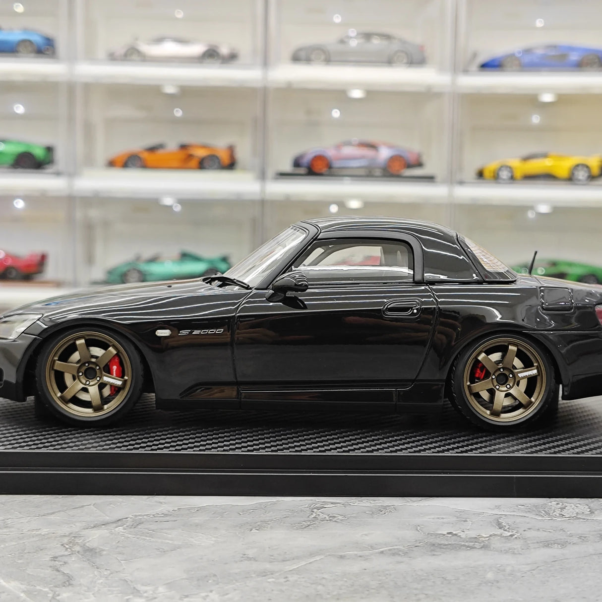 Ignition Honda 2000 S2000 (AP1) Black 1:18 – Modello in resina collezionabile