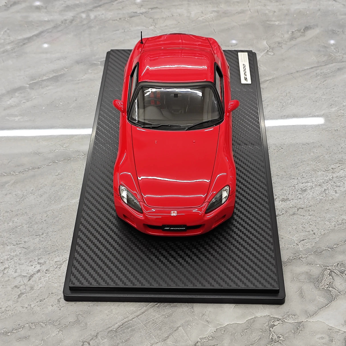Ignition Honda 2000 S2000 (AP1) Red 1:18 – Modello in resina collezionabile