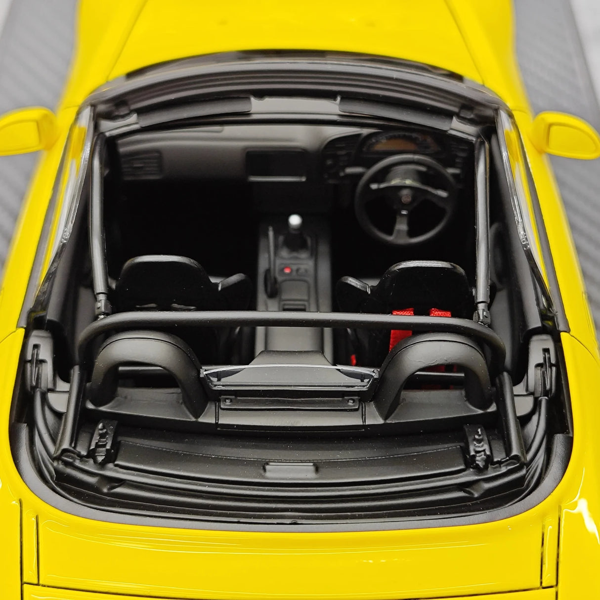 Ignition Honda 2000 S2000 (AP1) Giallo 1:18 – Resina modello in resina collezionabile