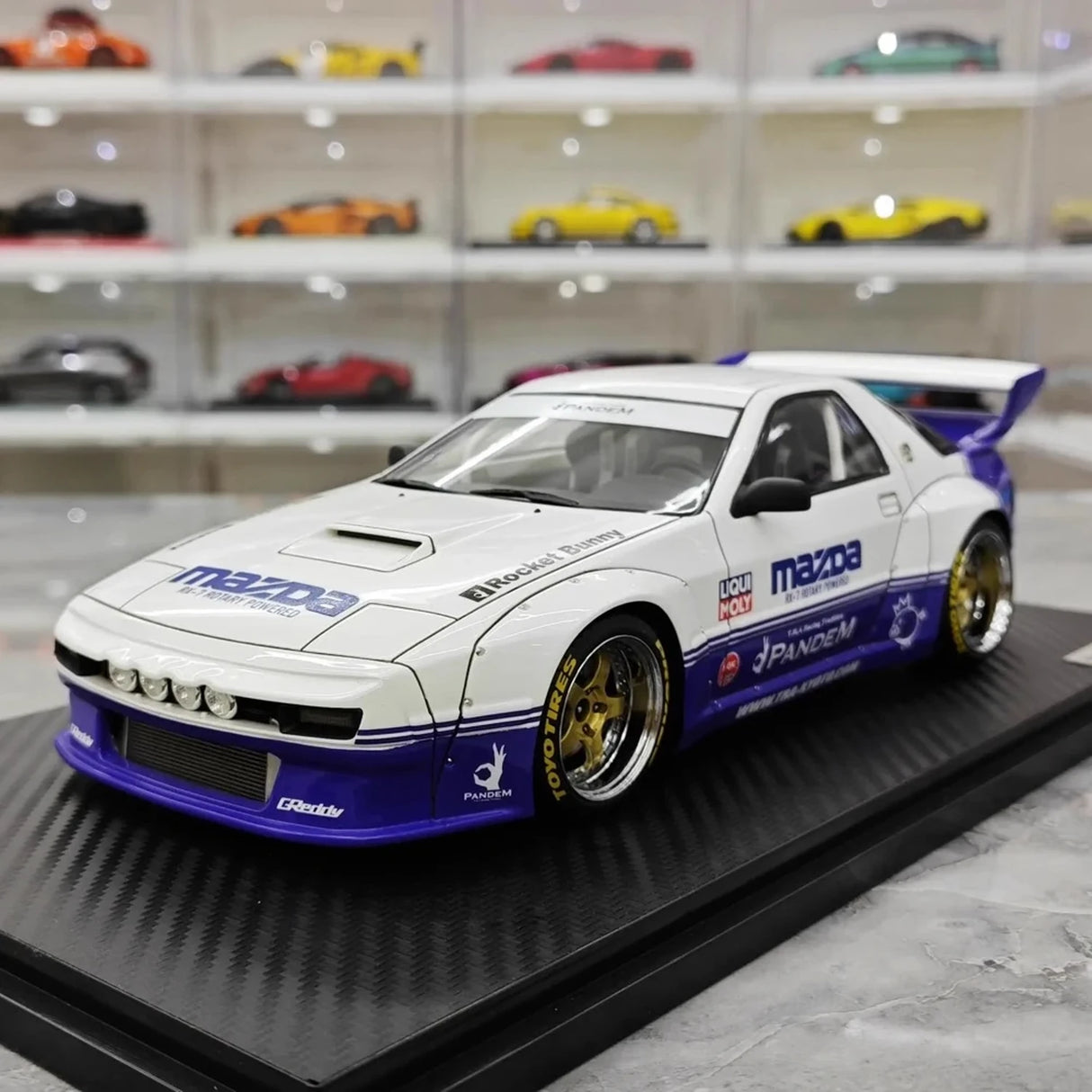 Ignition Mazda 1985 RX-7 FC3S PANDEM White and Purple 1:18 – Modelo de Resina de Coleção