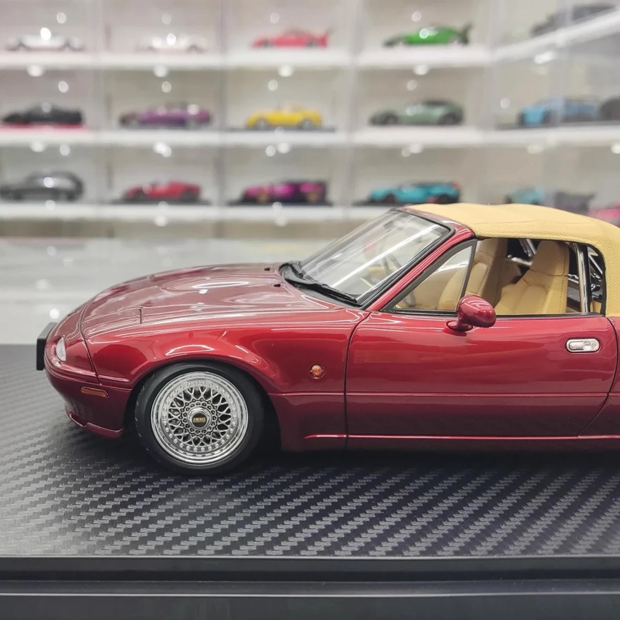 Ignition Mazda 1989 MX-5 Miata NA Eunos Roadster Red 1:18 – Collectible Resin Model Resin