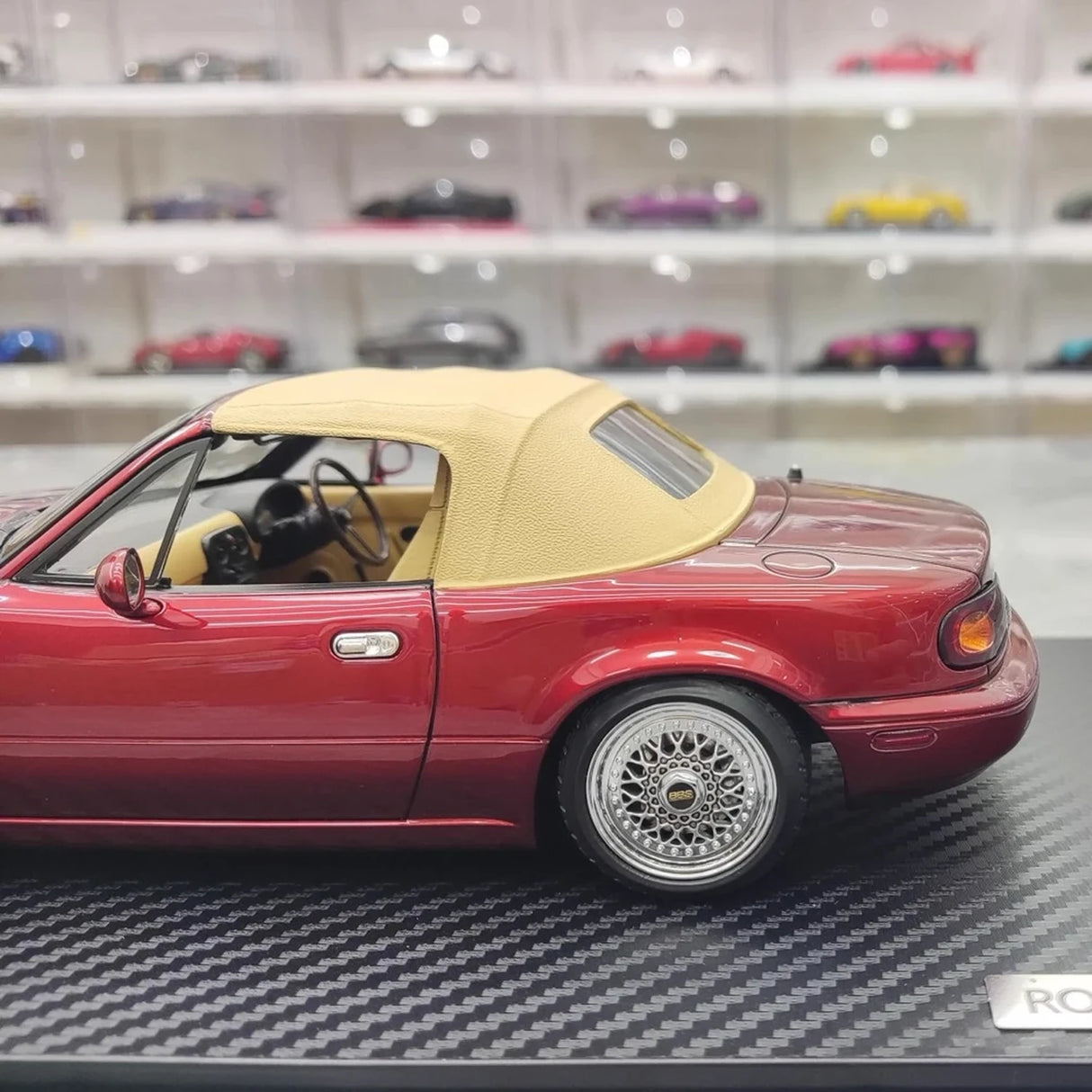 Ignition Mazda 1989 MX-5 Miata NA Eunos Roadster Red 1:18 – Collectible Resin Model Resin