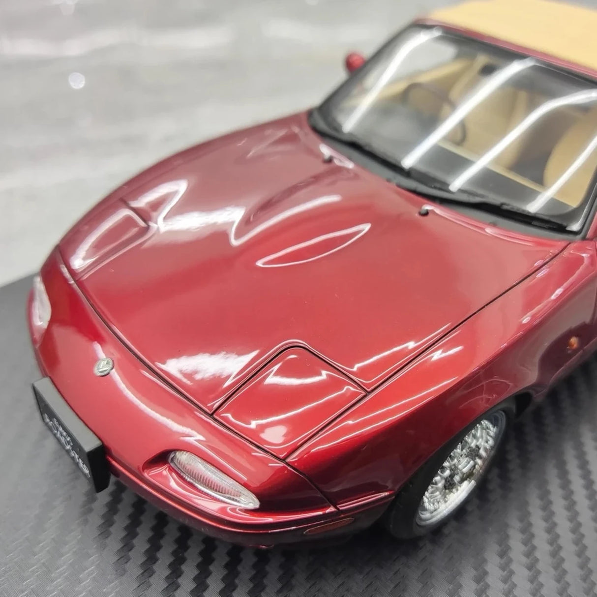Ignition Mazda 1989 MX-5 Miata NA Eunos Roadster Red 1:18 – Collectible Resin Model Resin