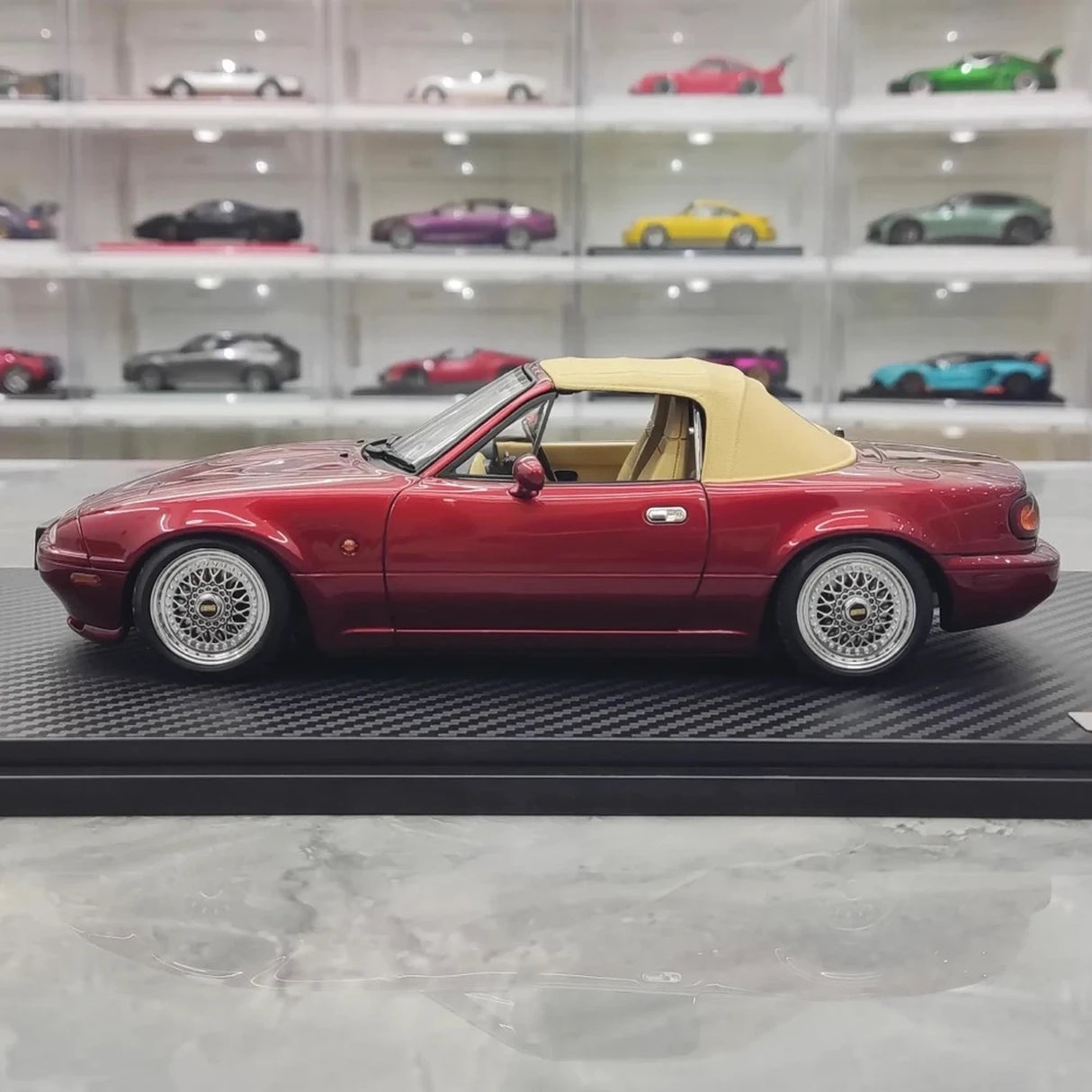 Ignition Mazda 1989 MX-5 Miata NA Eunos Roadster Red 1:18 – Collectible Resin Model Resin