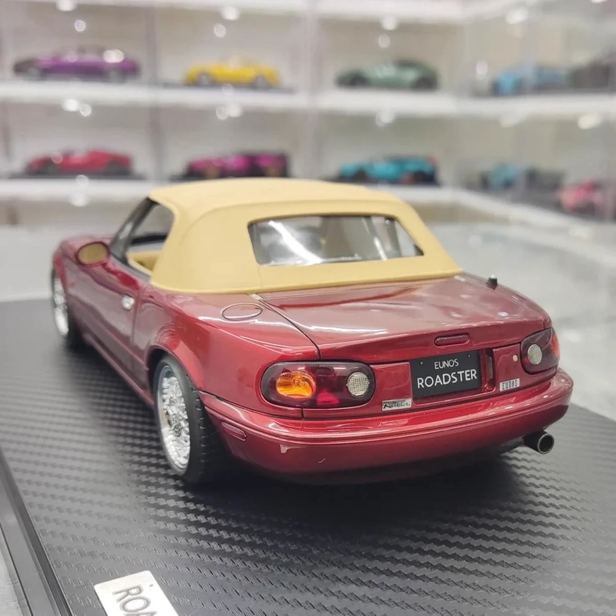 Ignition Mazda 1989 MX-5 Miata NA Eunos Roadster Red 1:18 – Collectible Resin Model Resin