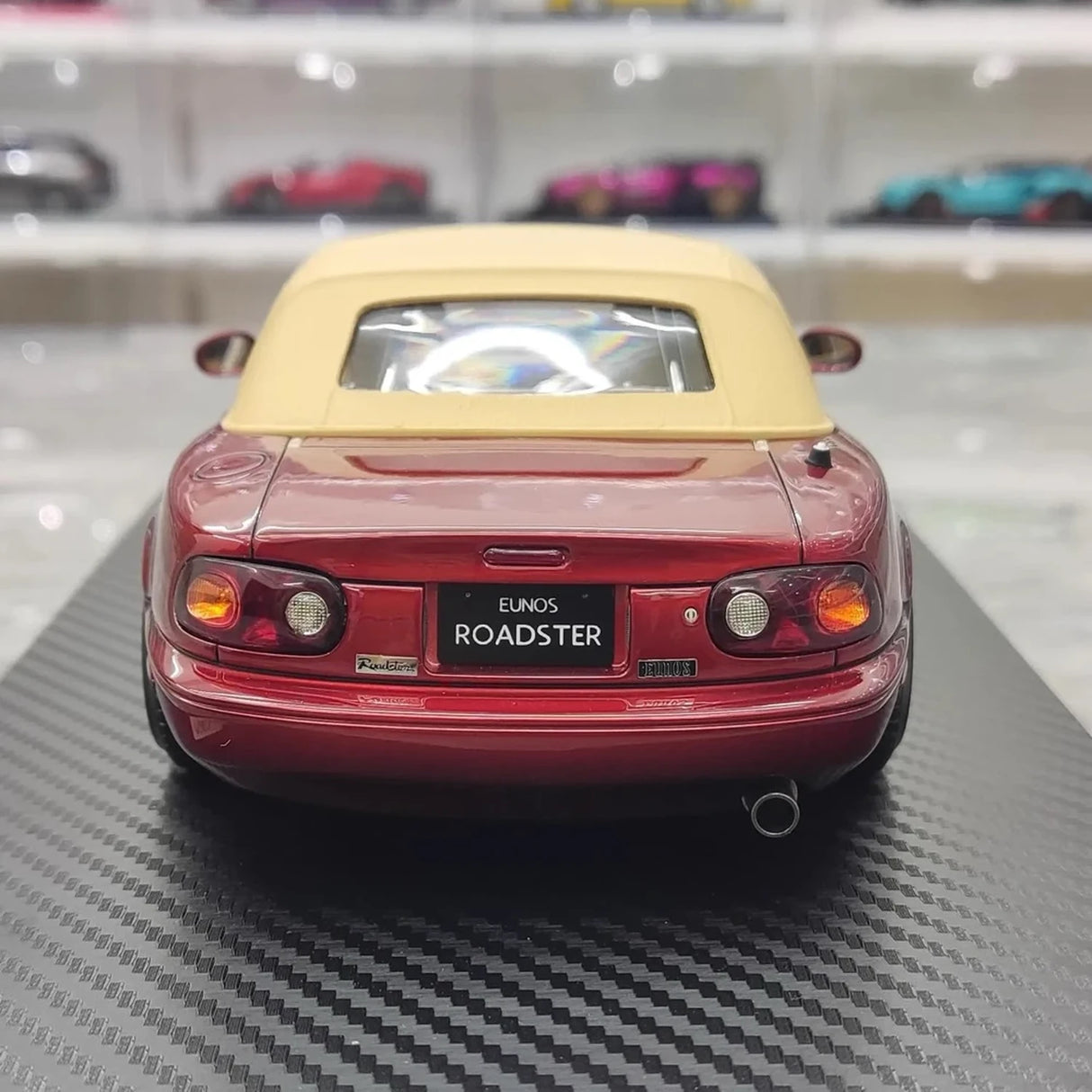 Ignition Mazda 1989 MX-5 Miata NA Eunos Roadster Red 1:18 – Collectible Resin Model Resin