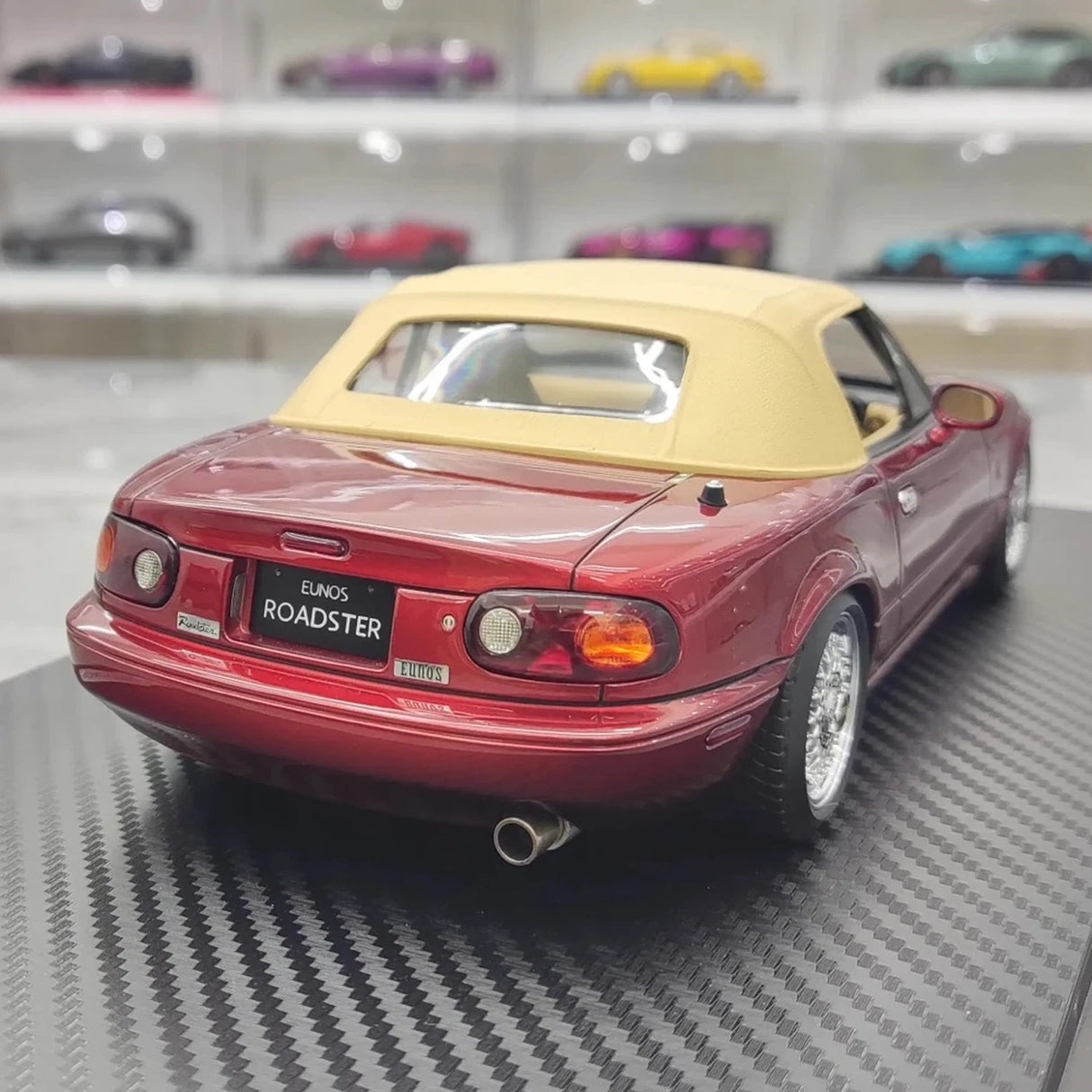 Ignition Mazda 1989 MX-5 Miata NA Eunos Roadster Red 1:18 – Collectible Resin Model Resin