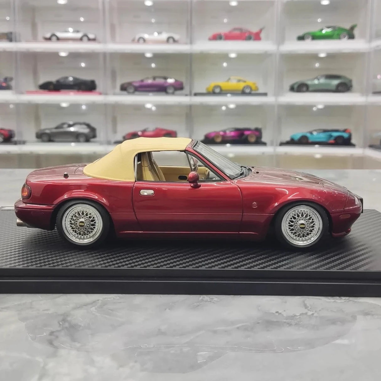 Ignition Mazda 1989 MX-5 Miata NA Eunos Roadster Red 1:18 – Collectible Resin Model Resin