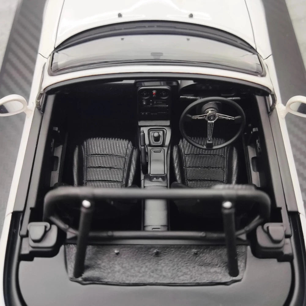 Ignition Mazda 1989 MX-5 Miata NA Eunos Roadster White 1:18 – kolekcjonerska żywica modelowa żywica