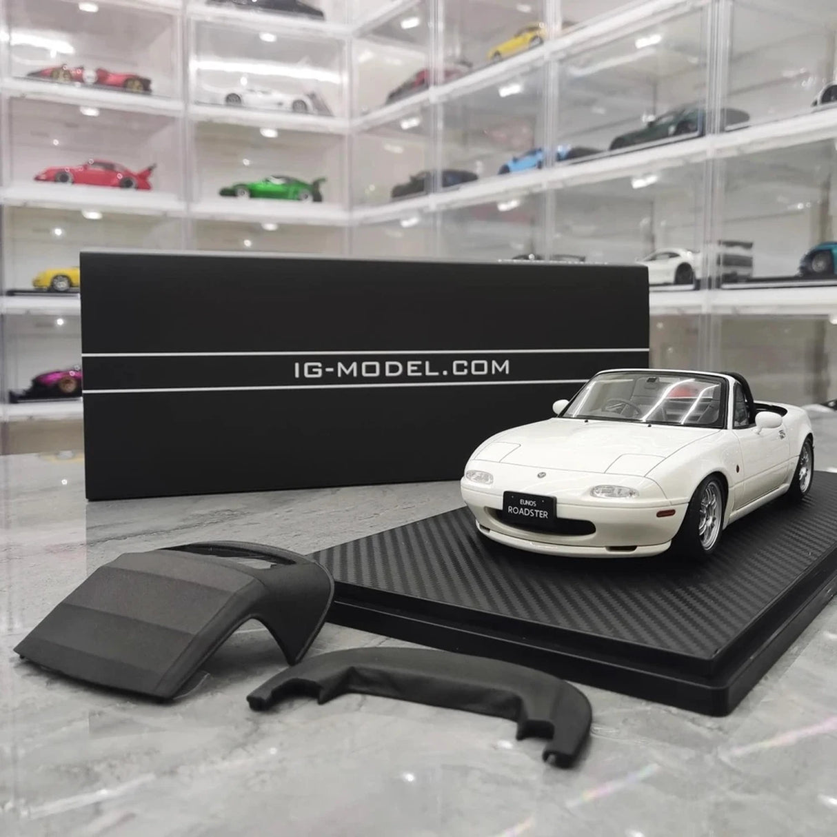 Ignition Mazda 1989 MX-5 Miata NA Eunos Roadster White 1:18 – kolekcjonerska żywica modelowa żywica