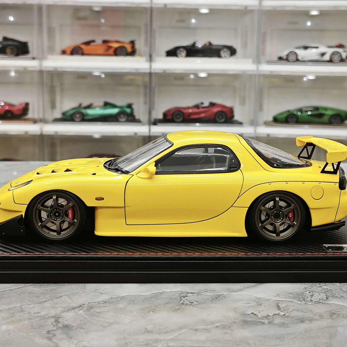 Accensione Mazda 1993 RX-7 FD3S Initial D Keisuke Takahashi Giallo 1:18 – Resina modello in resina collezionabile