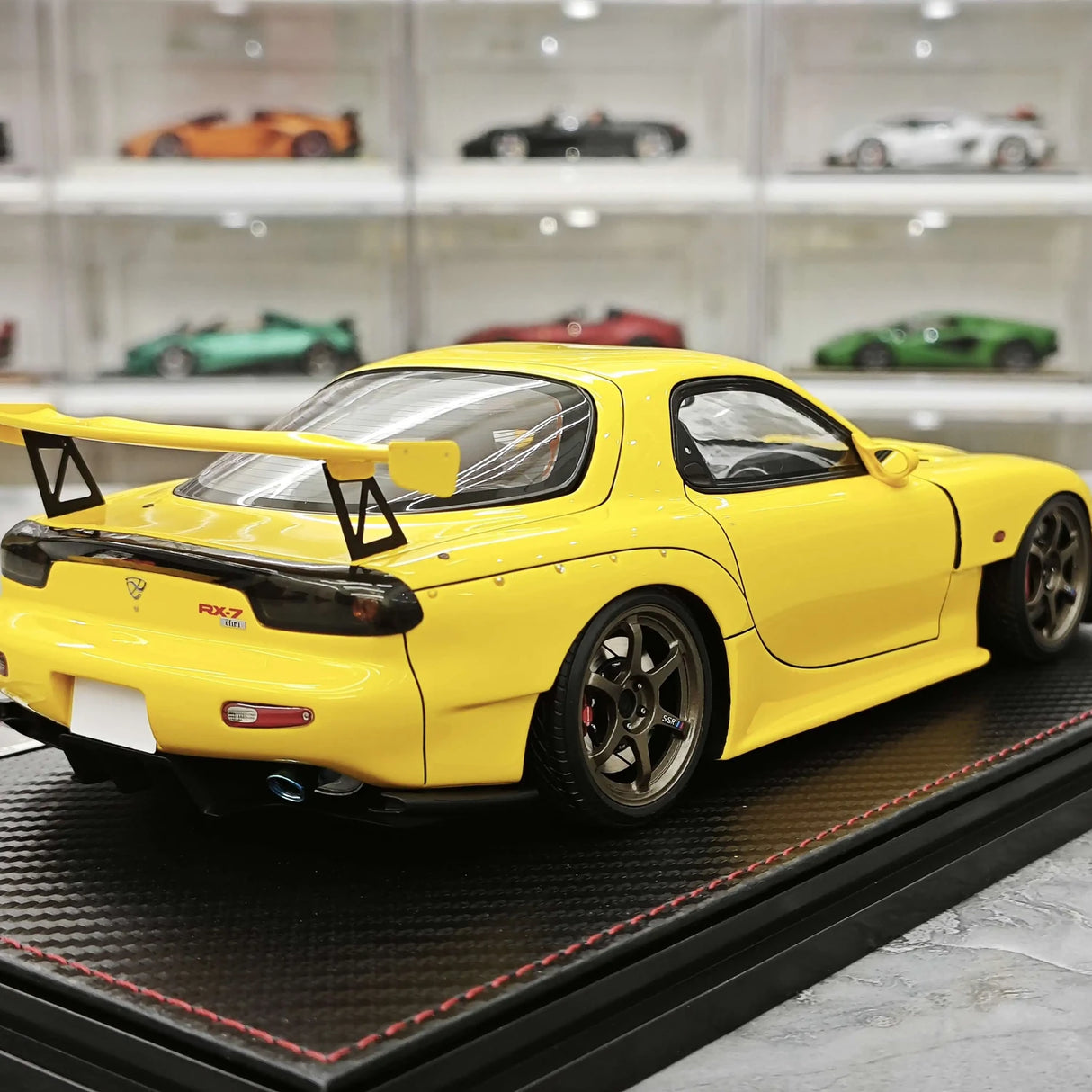 Accensione Mazda 1993 RX-7 FD3S Initial D Keisuke Takahashi Giallo 1:18 – Resina modello in resina collezionabile