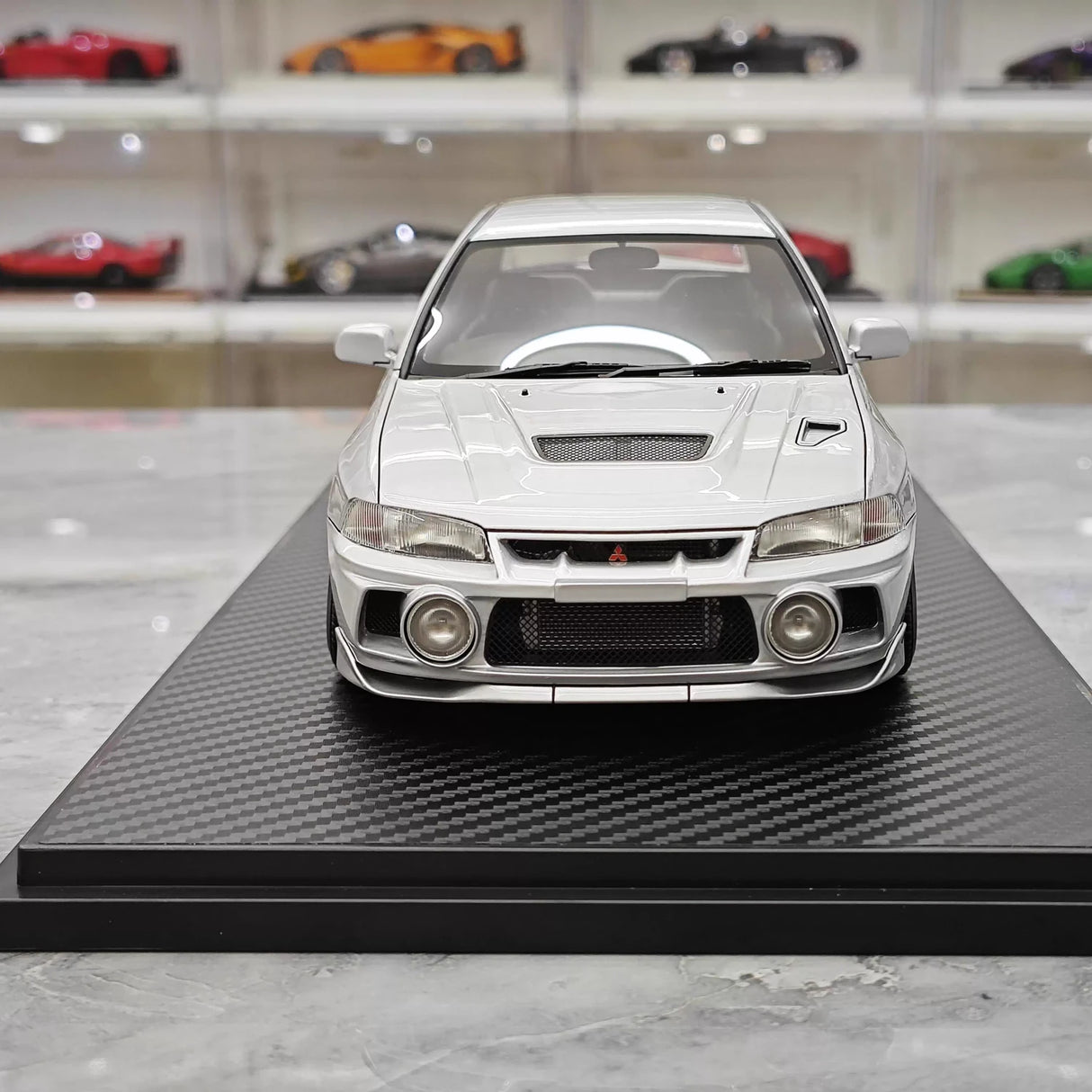 Ignition Mitsubishi 1997 Lancer Evo IV Silver 1:18 – kolekcjonerski model żywicy z żywicy