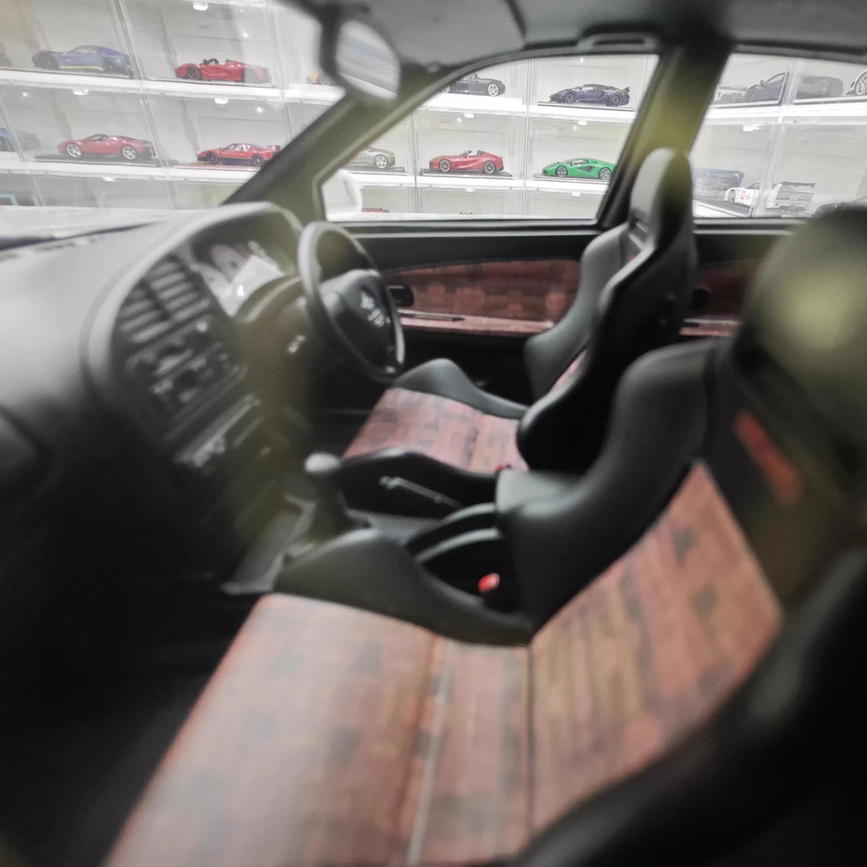 Ignição Mitsubishi 1997 Lancer Evo IV White 1:18 – Modelo de Resina de Coleção