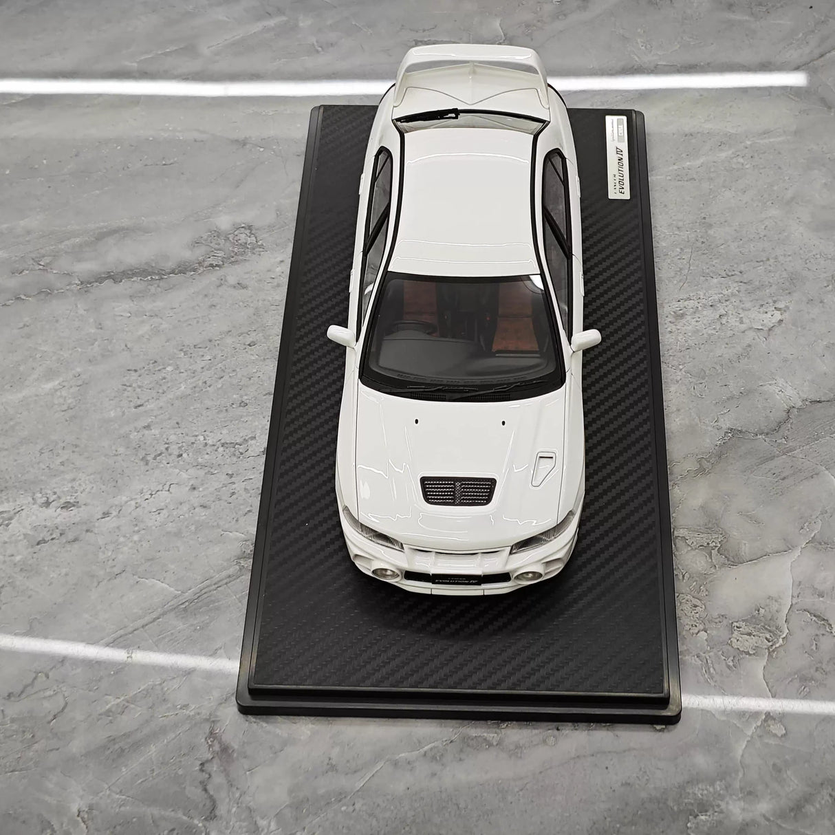 Ignição Mitsubishi 1997 Lancer Evo IV White 1:18 – Modelo de Resina de Coleção