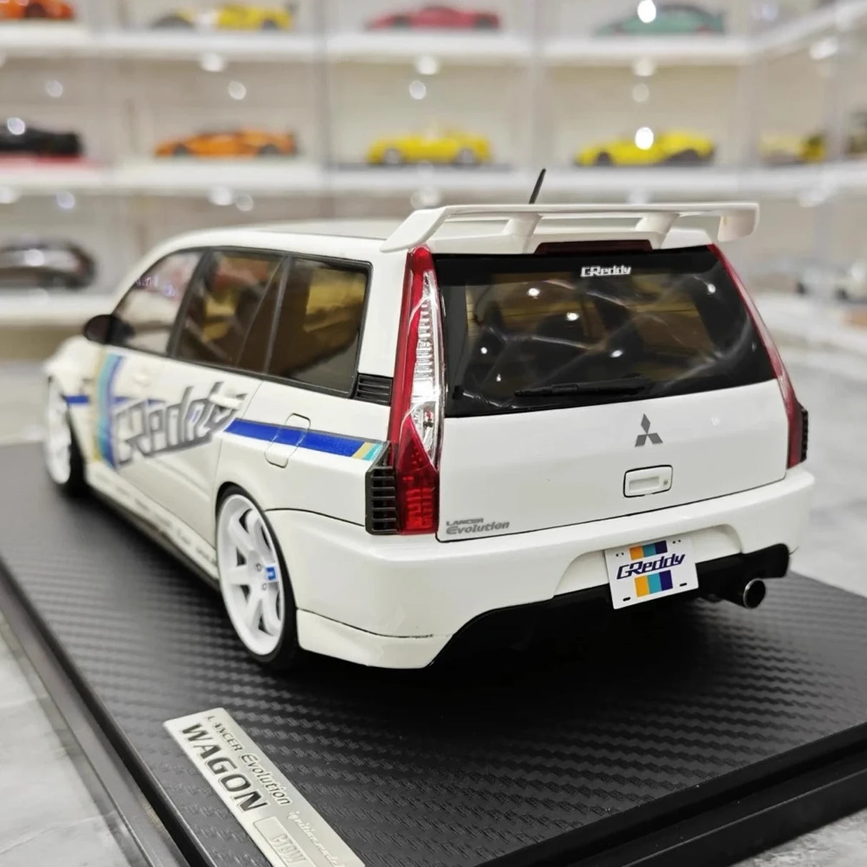 Ignition Mitsubishi 2005 Lancer Evo IX Wagon Greddy 1:18 – Verzamelbare resin modelresin resin