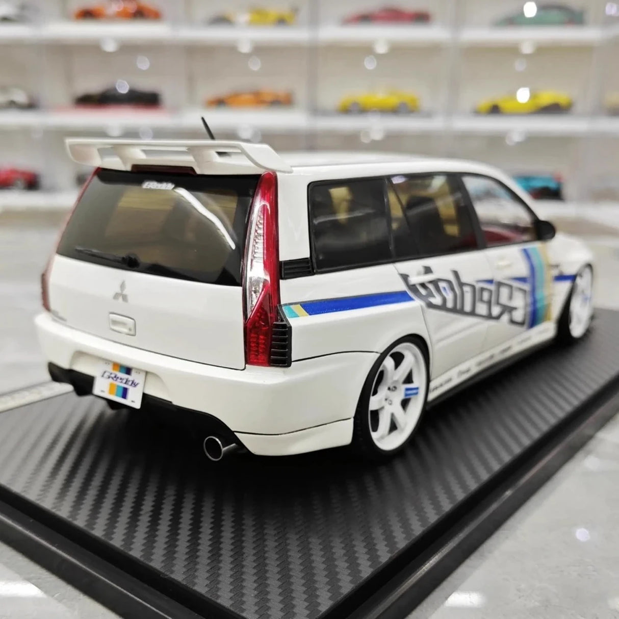 Ignition Mitsubishi 2005 Lancer Evo IX Wagon Greddy 1:18 – Verzamelbare resin modelresin resin