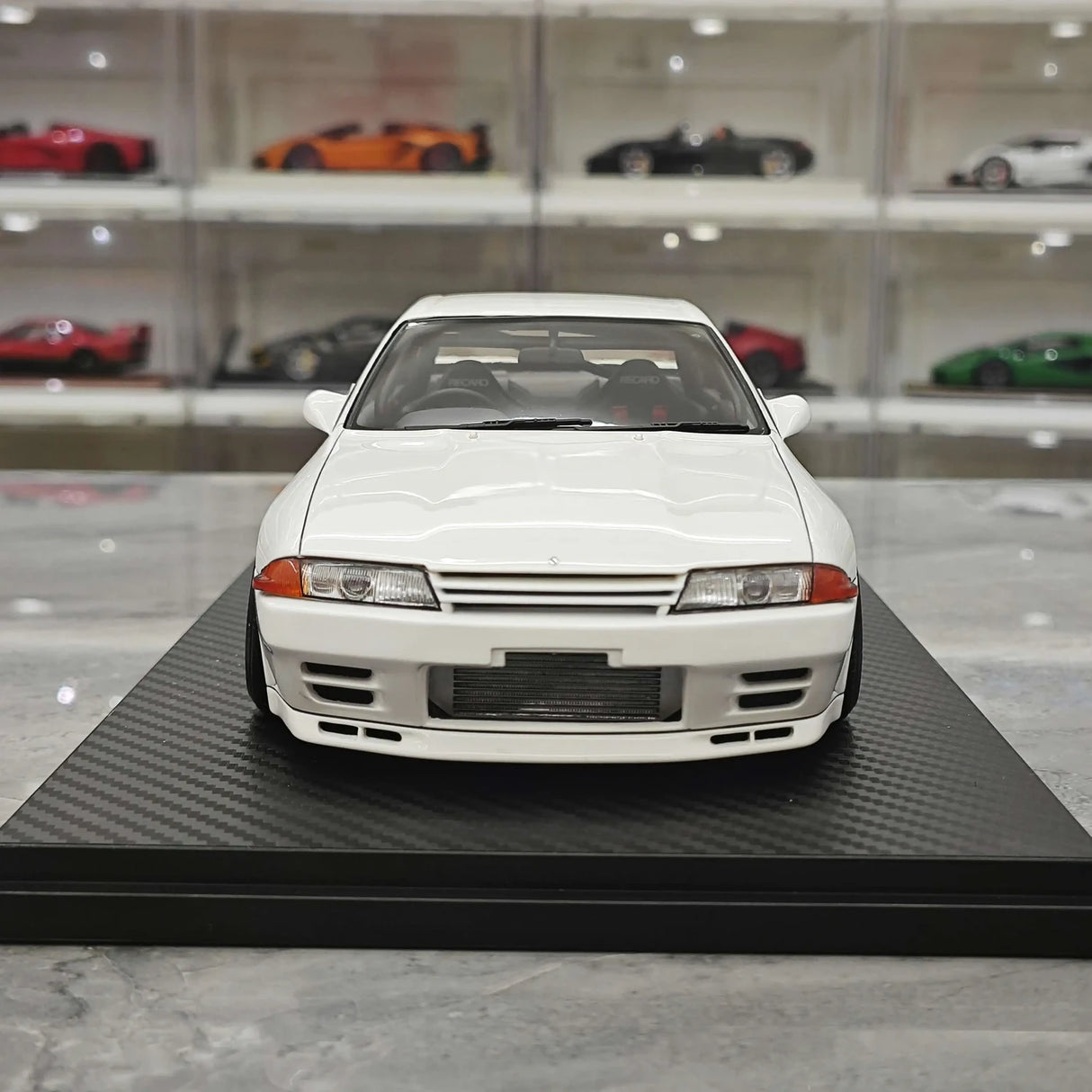 Ignition Nissan 1994 Skyline GT-R R32 Wangan Midnight Reina Akikawa White 1:18 – Collectible Resin Model Resin