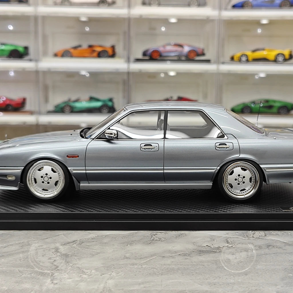 Ignition Nissan 1988 Cedric Cima Y31 Pearl White 1:18 – Resina modello in resina collezionabile