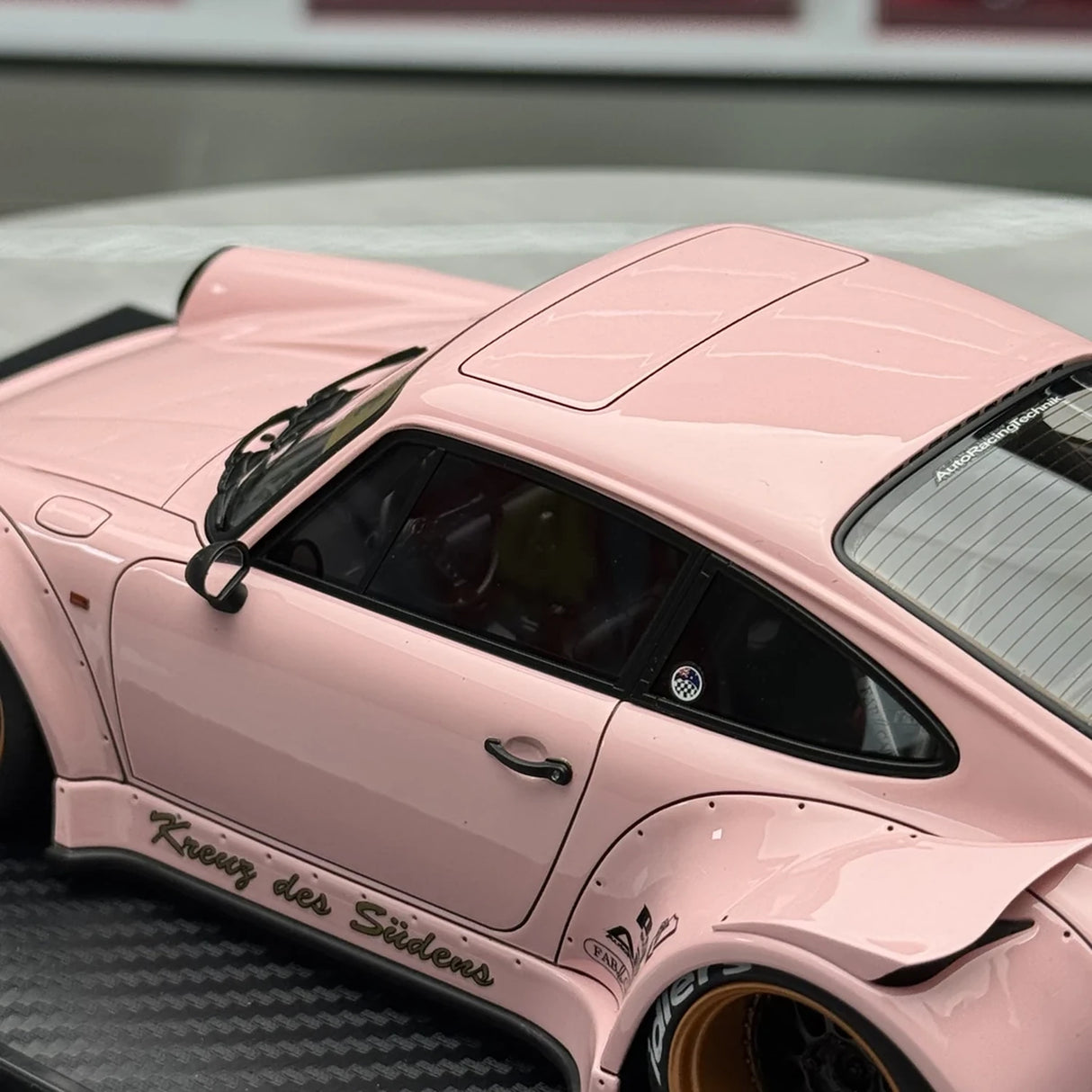 Ignition Porsche 1987 911 930 RWB Pink 1:18 – Collectible Resin Model Resin