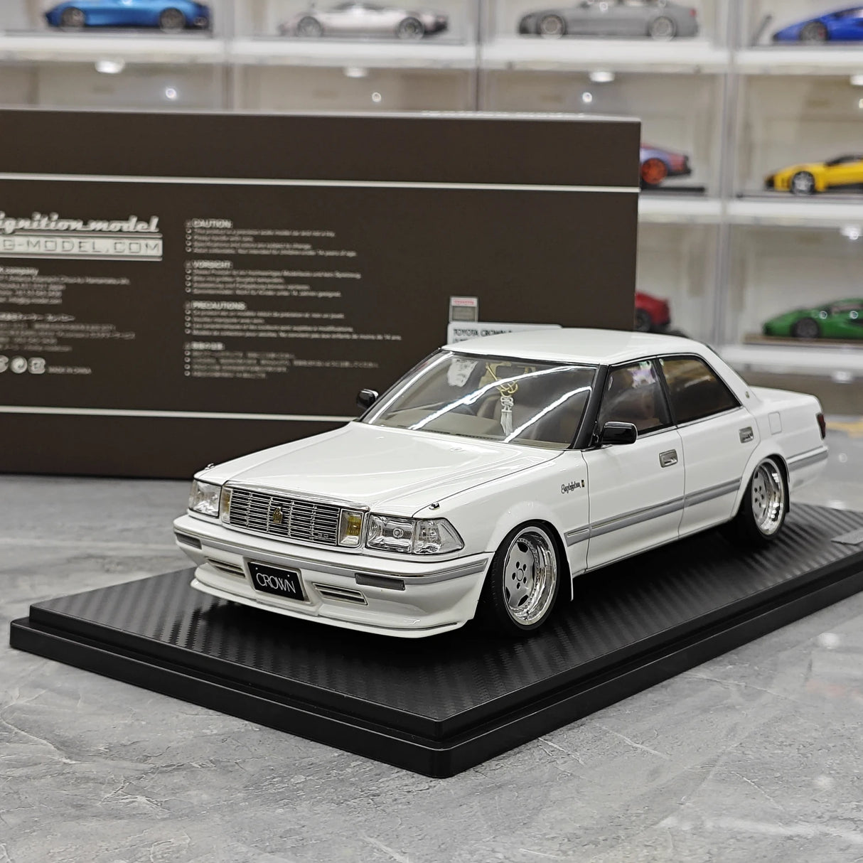 Ignition Toyota 1987 Crown Royal Saloon G White 1:18 – Collectible Resin Model Resin