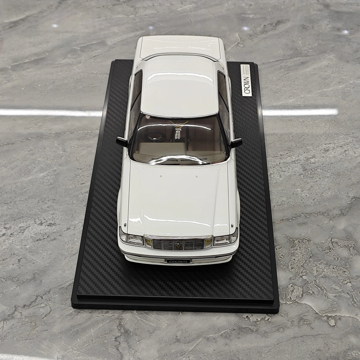 Ignition Toyota 1987 Crown Royal Saloon G White 1:18 – Collectible Resin Model Resin