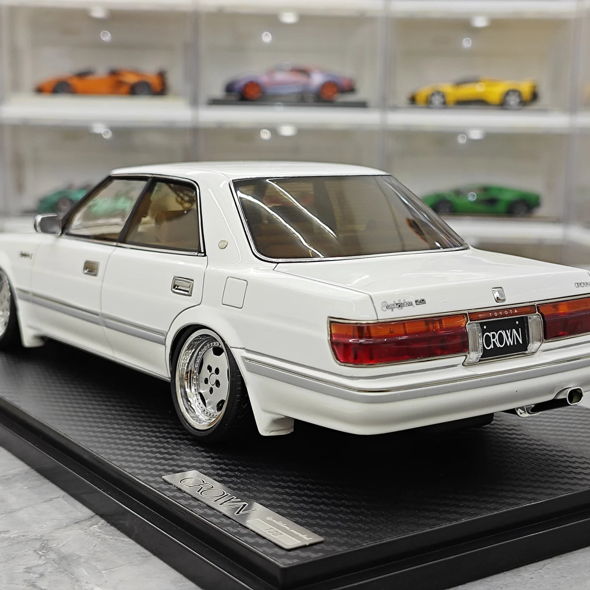 Ignition Toyota 1987 Crown Royal Saloon G White 1:18 – Collectible Resin Model Resin