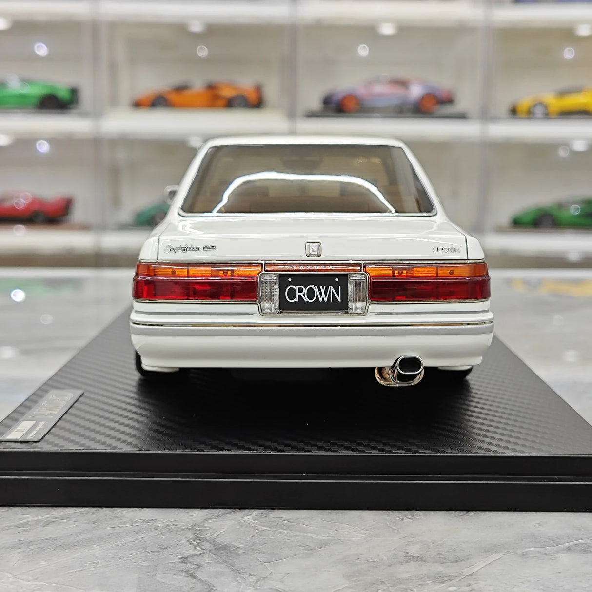 Ignition Toyota 1987 Crown Royal Saloon G White 1:18 – Collectible Resin Model Resin