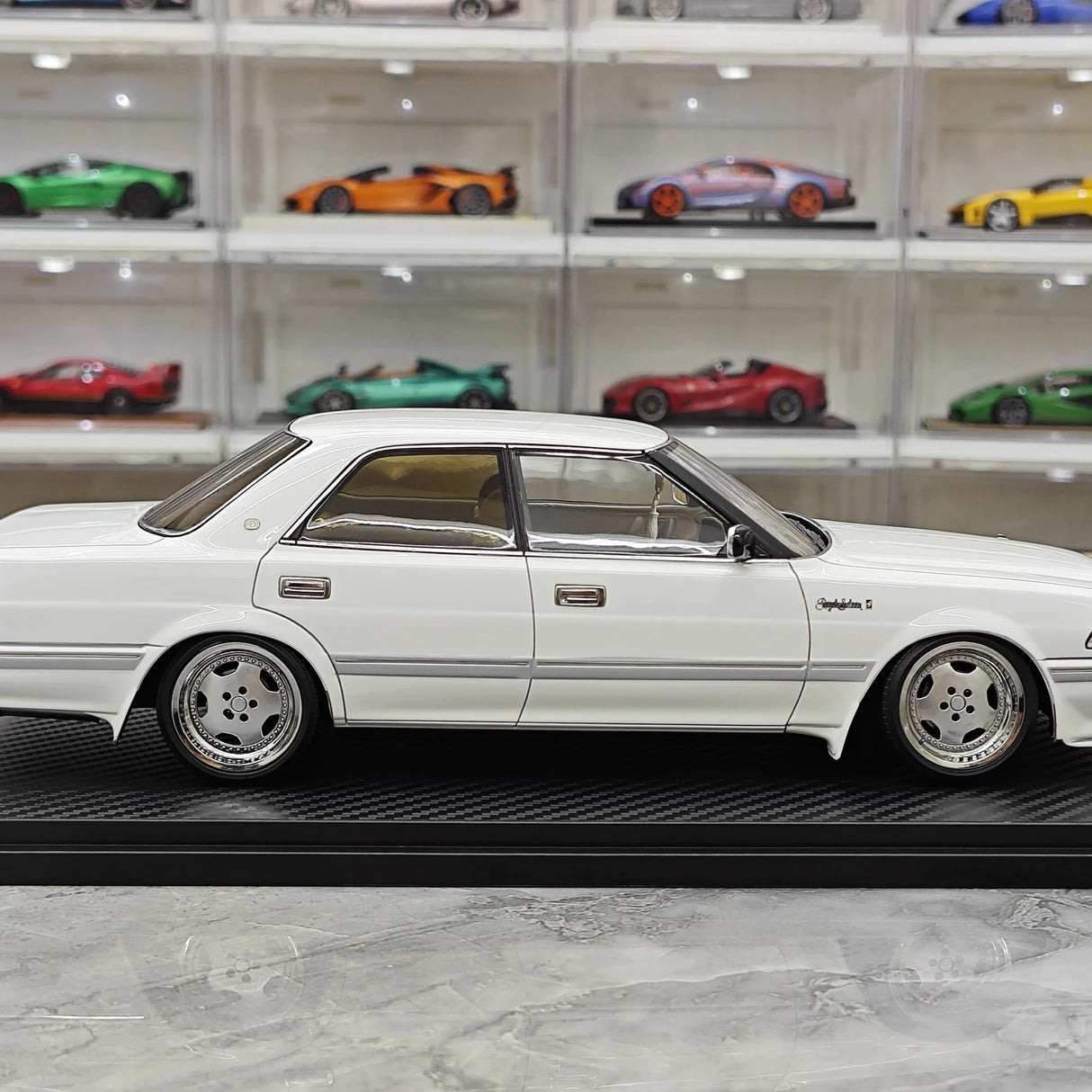 Ignition Toyota 1987 Crown Royal Saloon G White 1:18 – Collectible Resin Model Resin