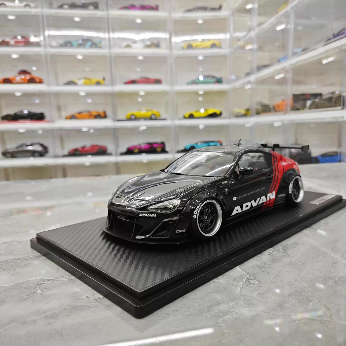 Ignition Toyota 2012 86 Subaru BRZ LBWK Black 1:18 – Resina de Modelo de Resina Colecionável