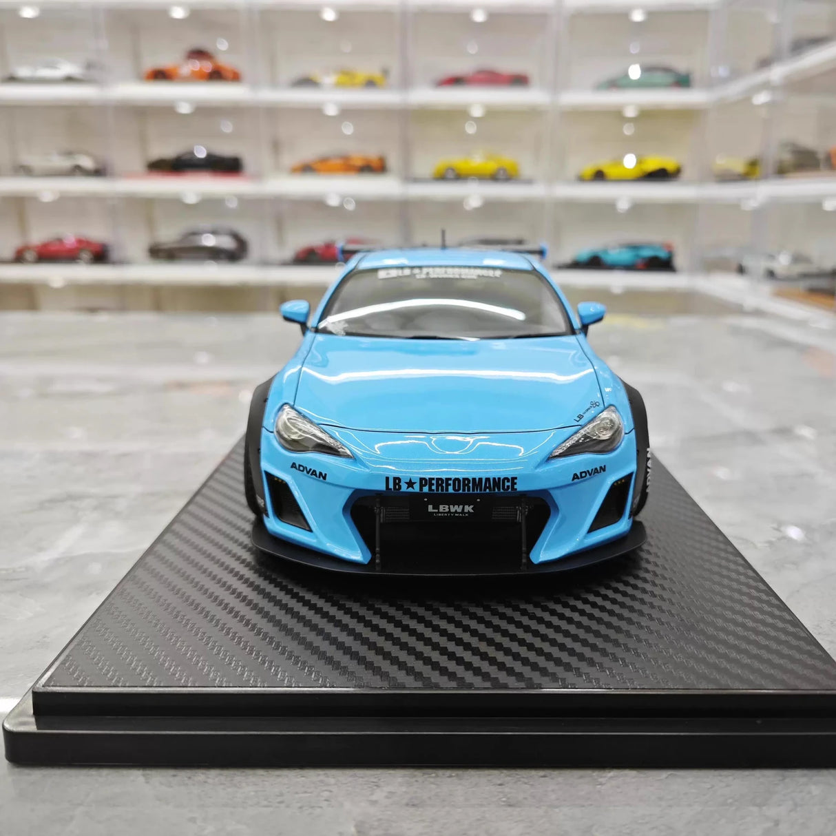 Ignition Toyota 2012 86 Subaru BRZ LBWK Blue 1:18 – Resina Modelo de Resina de Coleção
