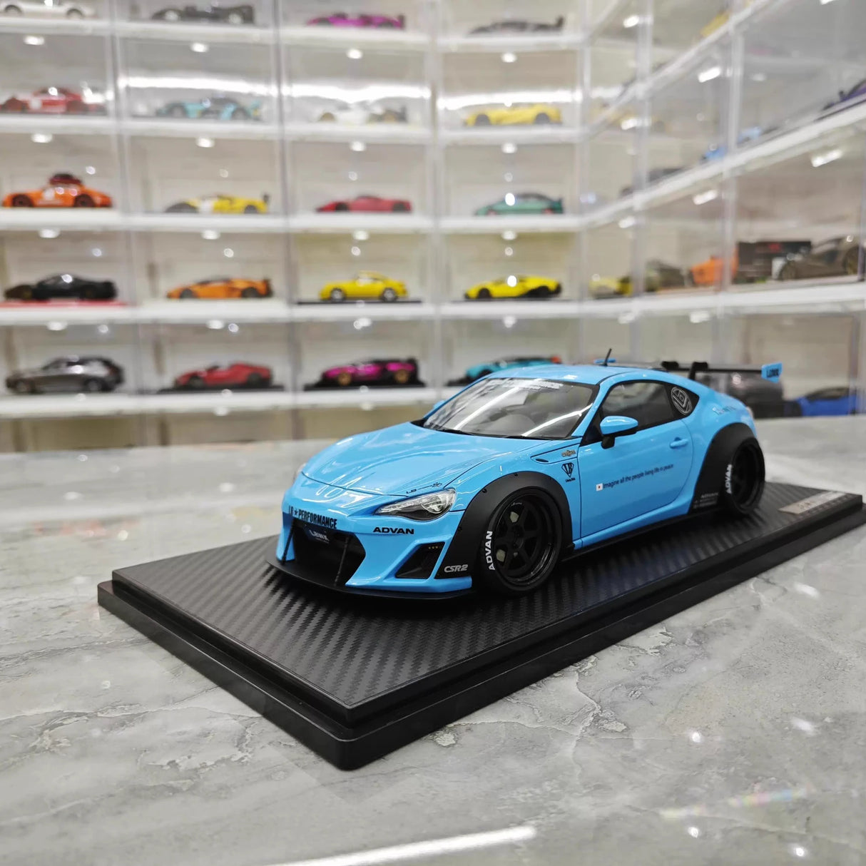 Ignition Toyota 2012 86 Subaru BRZ LBWK Blue 1:18 – Resina Modelo de Resina de Coleção