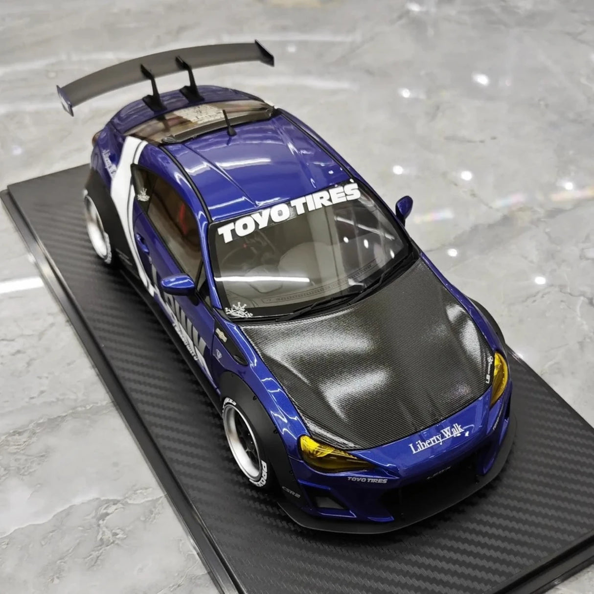 Ignition Toyota 2012 86 Subaru BRZ LBWK Deep Blue 1:18 – Resina Modelo de Resina Colecionável