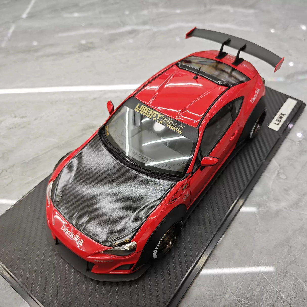 Ignition Toyota 2012 86 Subaru BRZ LBWK Red 1:18 – Resina Modelo de Resina Colecionável