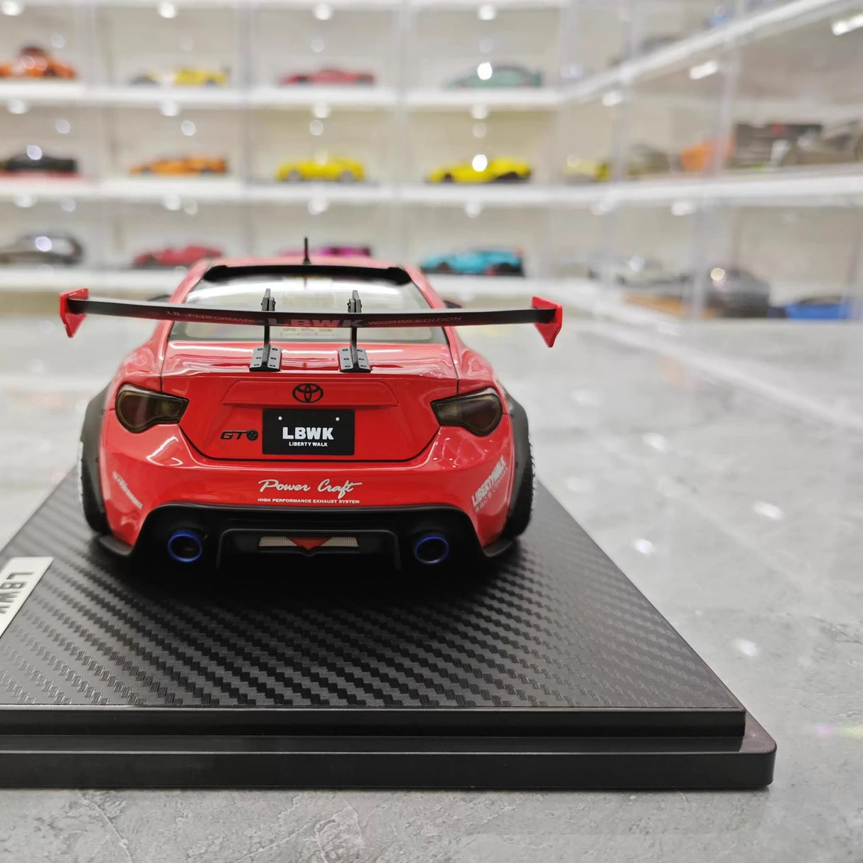 Ignition Toyota 2012 86 Subaru BRZ LBWK Red 1:18 – Resina Modelo de Resina Colecionável